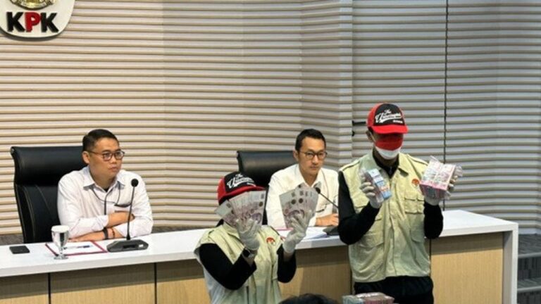 hokipalace - Kasus Suap Pajak KPP Madya Jakut, KPK Amankan Uang, Dolar Singapura, dan Emas