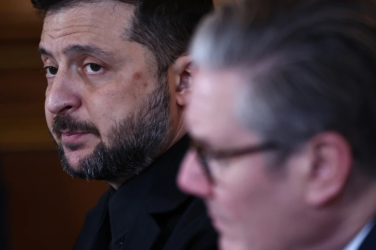 hokipalace - Bertahan di Tengah Badai: Empat Tahun Perang dan Ujian Kepemimpinan Volodymyr Zelensky