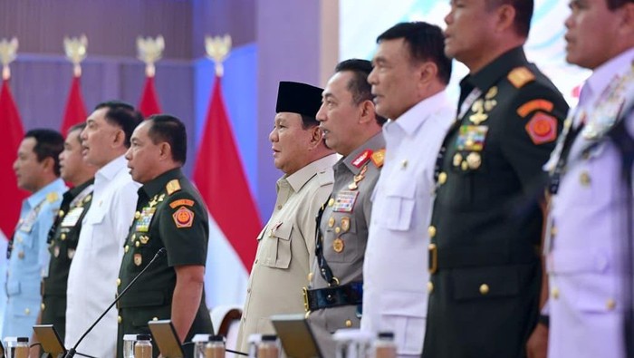 hokipalace - Prabowo Tekankan Profesionalisme dan Kedekatan dengan Rakyat dalam Arahan ke TNI-Polri