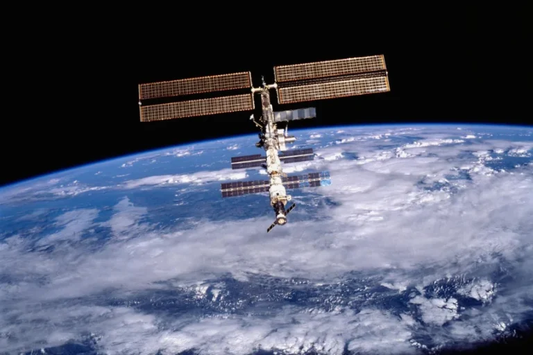 hokipalace - NASA Berpacu Gantikan ISS, Dominasi AS di Orbit Bumi Terancam